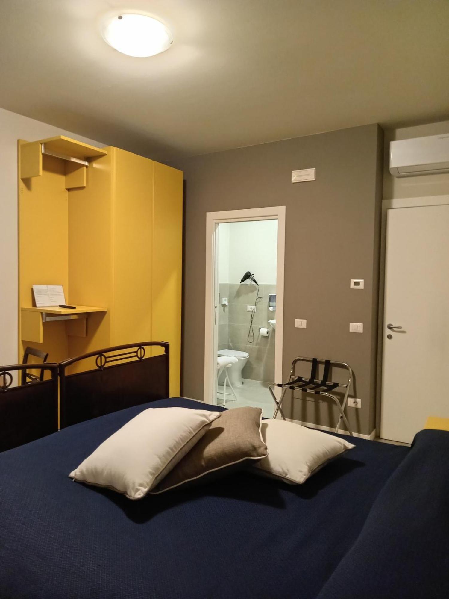 Il Trovatore Rooms Парма Екстериор снимка